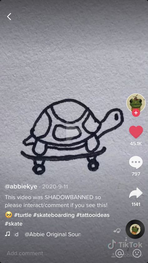 Tattoo Tortuga, Cute Turtle Tattoo, Small Turtle Tattoo, Tortoise Tattoo, Skateboard Tattoo, Emoji Tattoo, Stick Poke Tattoo, Turtle Tattoo Designs, Funky Tattoos