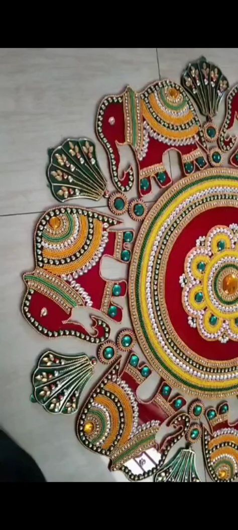 Flower Making With Paper, Acrylic Rangoli, Very Easy Rangoli Designs, Rangoli Designs Simple Diwali, Simple Rangoli Border Designs, Diy Diwali Decorations, Rangoli Patterns, Hanging Craft, Handmade Birthday Gifts