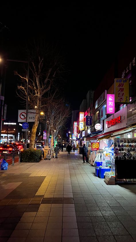 Korean Soul City, Korean Streets At Night, Soul Korea, Seoul Street, Korea Południowa, Korea Aesthetic, Visit Seoul, Wow Photo, South Korea Seoul