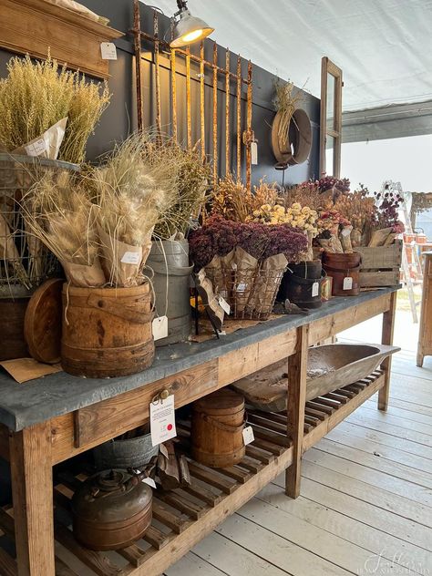 Roundtop Antiques Fair, Spring Booth Display Ideas, Farm Store Decor, Antique Shop Display Ideas, Antique Booth Ideas Staging, Vintage Reselling, Homestead Gifts, Round Top Texas Antiques, Antique Shop Display