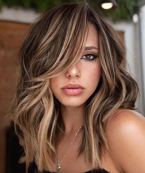 Hair Color For 2024 Summer, 2024 Thick Hair Cuts, Hair Trend Summer 2024, Summer Bronze Hair, 2024 Hair Cut Trend For Women, Summer Hair Trends 2024 Brunette, Trendy Summer Hair Color 2024, Summer Hair Color For Brunettes 2024, Thick Haircuts Medium