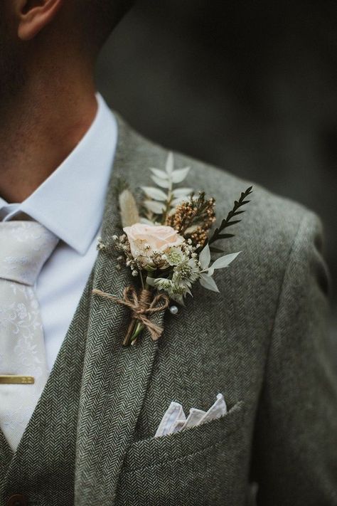 Boho Grooms Boutonniere, Men Buttonhole Wedding, Wedding Button Holes Rustic, Men’s Wedding Flower, Men’s Buttonholes, Champagne Wedding Dress With Groom, Enchanted Forest Wedding Groom Attire, Groom Buttoniere Wedding, European Groom Suit