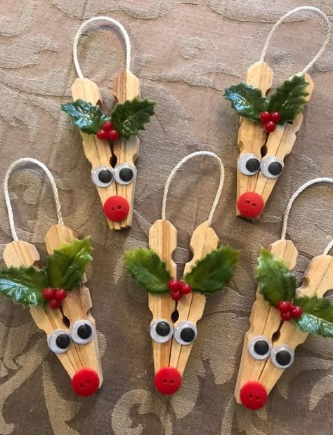 Clothespin Crafts Christmas, Clothespin Diy Crafts, Handmade Christmas Crafts, Christmas Crafts To Make, Fun Christmas Crafts, Reindeer Ornaments, Clothes Pin Crafts, Holiday Crafts Christmas, Christmas Ornaments Homemade