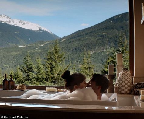 Couple In A Bathtub, Bathup Couple, Couples Taking Shower, Romantic Shower Together, Bath Together Couples, Couple Bathtub Aesthetic, Couples Bathtub, Bathtub Aesthetic, Prenup Photos Ideas