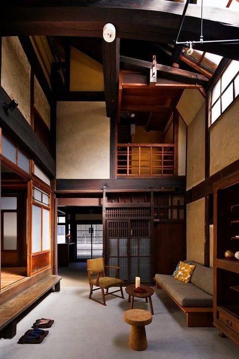 Japan Home Interior, Traditional Japanese Living Room, Modern Japanese Living Room, Modern Japanese Bedroom, Japanese Living Room Decor, Japanese Living Rooms, Modern Japanese Homes, Japanese House Design, Japanese Living Room