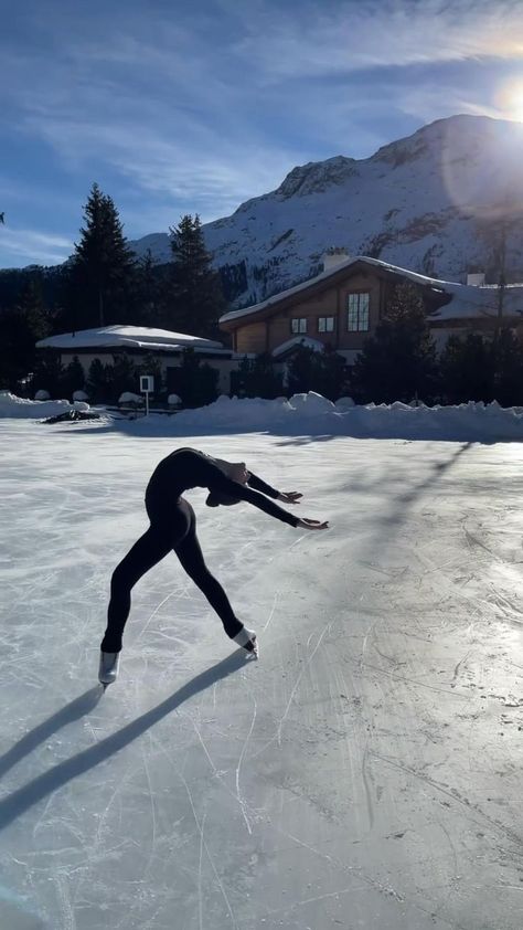 Ina Bauer, Ice Skating Videos, Ice Skating Aesthetic, Figure Skating Aesthetic, Skating Pictures, Figure Ice Skates, Figure Skating Outfits, Skate 3, Skating Aesthetic