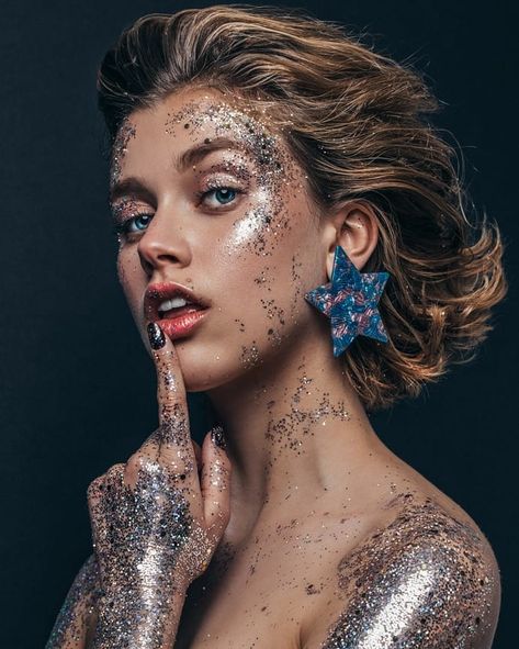 JOSEPH D. TRAN on Instagram: “Made it into my favorite fashion magazine! Checked off the box ✔️ ___________________ Editorial | "Glitter Me Pretty!" Magazine |…” Fashion Makeup Photography, Glitter Photo Shoots, Art Meaning, Beauty Fotografie, Magazines Fashion, Glitter Photography, Creative Photoshoot Ideas, Photographie Portrait Inspiration, Glitter Photo