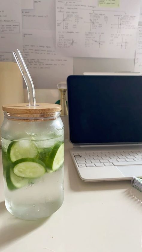 Identity Switch, Vitamins For Clear Skin, Water Cucumber, Cucumber Water, Water Ice, Clean Lifestyle, Self Care Bullet Journal, Ice Water, Healthy Food Motivation