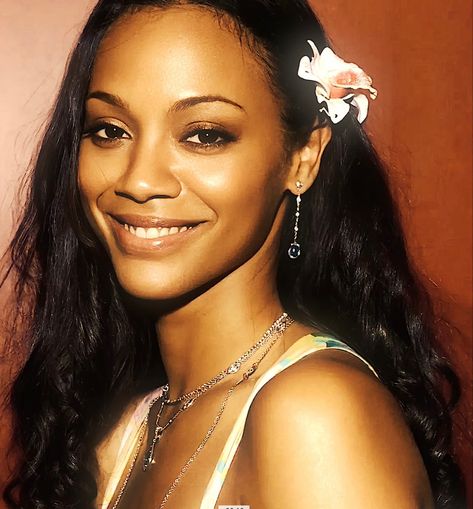 Zoe Saldana 2000s, Zoe Saldana 90s, Zoe Saldana Aesthetic, Zoey Saldana, Avatar Bts, Older Actresses, Brunette Aesthetic, Miguel Diaz, Black Actors