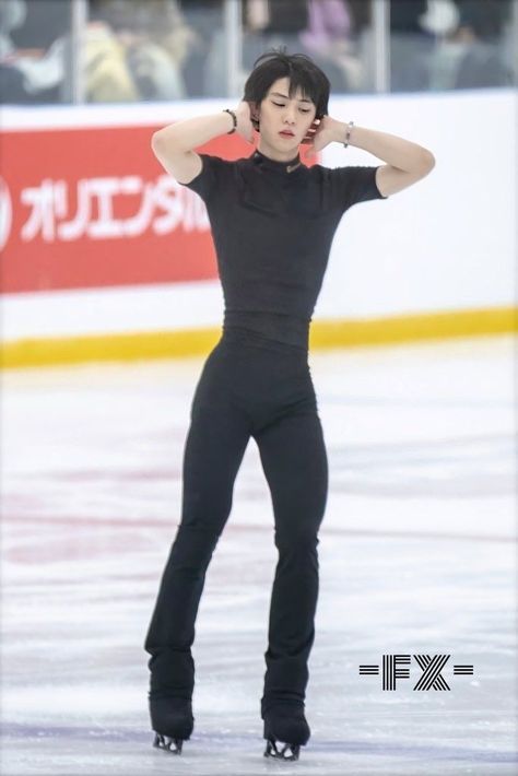 Male Figure Skaters, Male Pose Reference, Body Reference Poses, Cute Asian Guys, Human Poses Reference, Yuzuru Hanyu, Figure Poses, Poses References, Human Poses