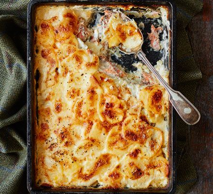 A potato gratin with dill and gravadlax, layered and baked, this very easy recipe is a good post-Christmas dish. You could also make it with smoked salmon Potato Gratin, Bbc Good Food, Swedish Recipes, Christmas Dishes, Bbc Good Food Recipes, Food Shows, Just Cooking, Eat Smarter, Fish Dishes