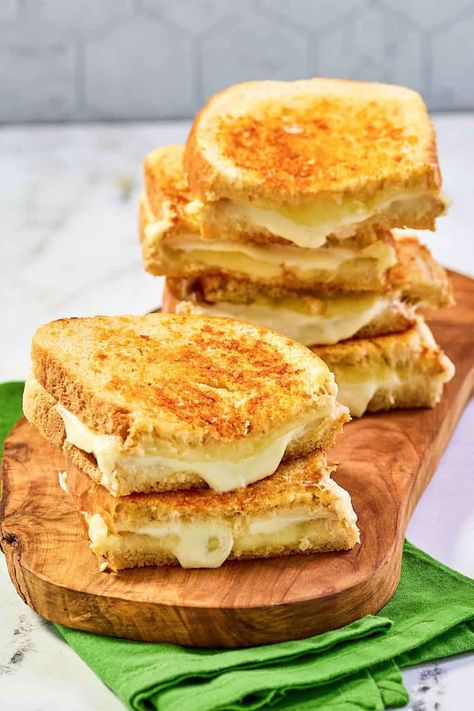 Starbucks Grilled Cheese - CopyKat Recipes Starbucks Grilled Cheese, Savory Butter, Crispy Grilled Cheese, Homemade Grilled Cheese, Tasty Sandwiches, Hot Sandwich Recipes, Grill Cheese, Hot Sandwiches, Sandwich Ideas