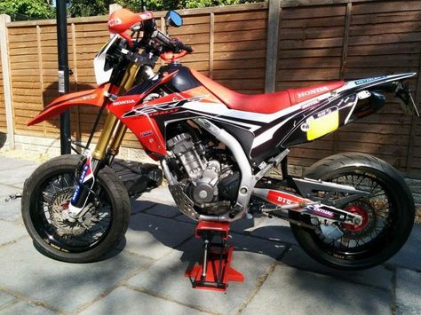 CRF250L now fitted with Dakar Rally graphics Crf250l Custom, Crf Supermoto, Super Moto Bikes, Supermoto Bikes, Honda Crf 250, Honda Crf250l, Honda Dirt Bike, Dr 650, Motor Cross