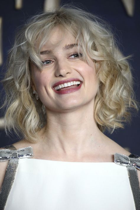 HAPPY 37th BIRTHDAY to ALISON SUDOL!! 12/23/21 Born Alison Sudol, American singer, songwriter, actress, and music video director. She is known as the singer A Fine Frenzy, and also for her role as Queenie Goldstein in the Fantastic Beasts films Fantastic Beasts and Where to Find Them (2016), Fantastic Beasts: The Crimes of Grindelwald (2018) and Fantastic Beasts: The Secrets of Dumbledore (2022). Her music has been featured on numerous television shows and in several major motion pictures. Alison Sudol, The Crimes Of Grindelwald, Beast Film, Queenie Goldstein, Crimes Of Grindelwald, Leicester Square, November 13, Celebrity Hairstyles, Fantastic Beasts