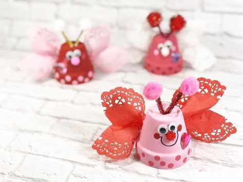 Clay Pot Love Bugs a Dollar Tree DIY Bug Candy, Things To Create, Pot Crafts, Craft Stash, Valentines School, Chenille Stems, Cute Clay, Clay Pot, Crafts Hacks