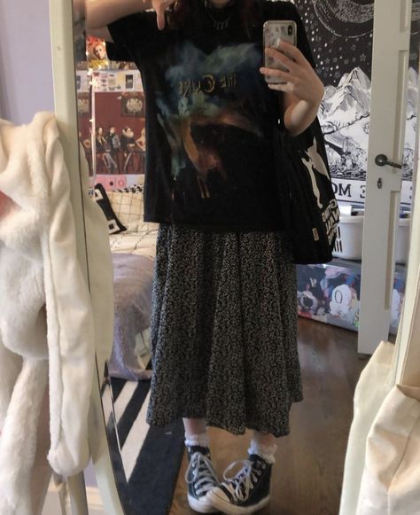 Big Shirt Long Skirt Outfit, Cold Winter Outfits Aesthetic Grunge, Flowy Long Skirt Outfit, Grunge Church Outfit, Grunge Maxi Skirt Outfits, Baggy Shirt And Skirt, Romantic Grunge Outfit, Skirt Sneakers Outfit, Adrogonus Outfits