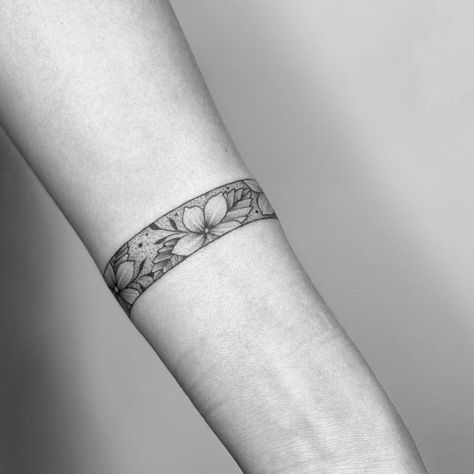 Leg Band Tattoos, Cybersigilism Tattoo, Tattoo Band, Armband Tattoos, Forearm Band Tattoos, Arm Bracelets Upper, Band Tattoo Designs, Armband Tattoo Design, Small Pretty Tattoos