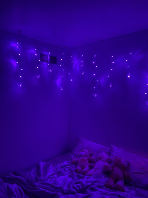 purple LED butterfly fairy lights above pink satin sheets & pink plushies Bedroom Wall Ceiling, Butterfly Hanging Decorations, Butterfly String Lights, Chic Room Decor, Cozy Sheets, Butterfly Hanging, Christmas Purple, Chic Room, Butterfly Lighting