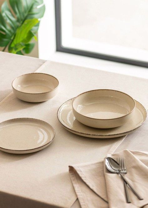 Aesthetic Plates And Bowls Set, Cafe Crockery, Aesthetic Plates And Bowls, Classy Dishes, Zara Home Kitchen, Table Setting Etiquette, Cream Plates, Stoneware Dinner Sets, Dinnerware Set Modern