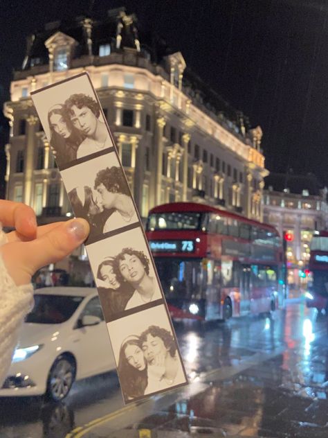 London Dates Aesthetic, Love In The City Aesthetic, London Pics Aesthetic, London Love Aesthetic, London Honeymoon Aesthetic, Winter Wonderland London Couple, London Romance Aesthetic, London Vintage Aesthetic, London Photo Ideas Couple