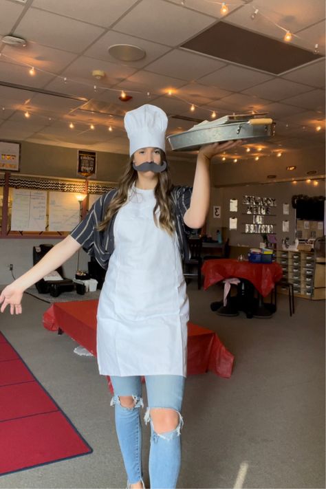 Job Costumes Ideas, Chef Costume Women, Diy Chef Costume, Career Day Costumes, Job Costumes, Career Day Dress Up Ideas, Baker Costume, Work Appropriate Costumes, Cooking Outfit