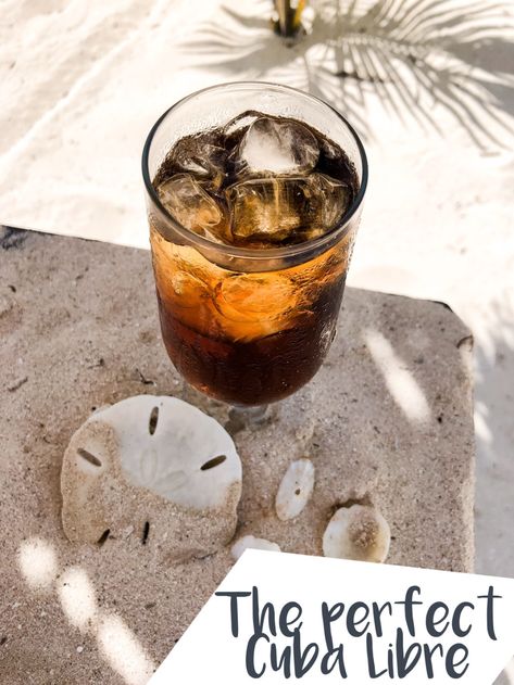 Making the perfect rum and coke is a bit of an art but the classic Cuba Libre is one of the easiest and most delicious cocktails there is. Bay Breeze Cocktail, Cuba Libre Cocktail, Rum And Coke, Rum Old Fashioned, Maple Whiskey, Most Popular Cocktails, Good Rum, Popular Cocktails, Malibu Rum