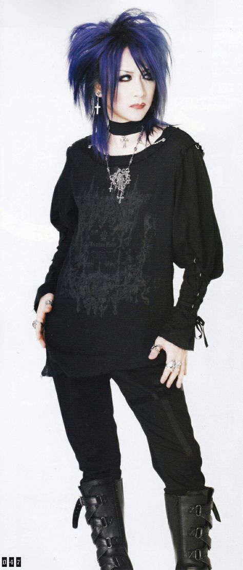 Gothic Visual Kei, Vkei Fashion Ideas, Harajuku Visual Kei, Visual Kei Outfit Ideas Men, Vkei Fashion 90s, Male Vkei Outfit, Harajuku Male Outfit, Visual Kei Style Street Fashion, Visual Kei Male Fashion