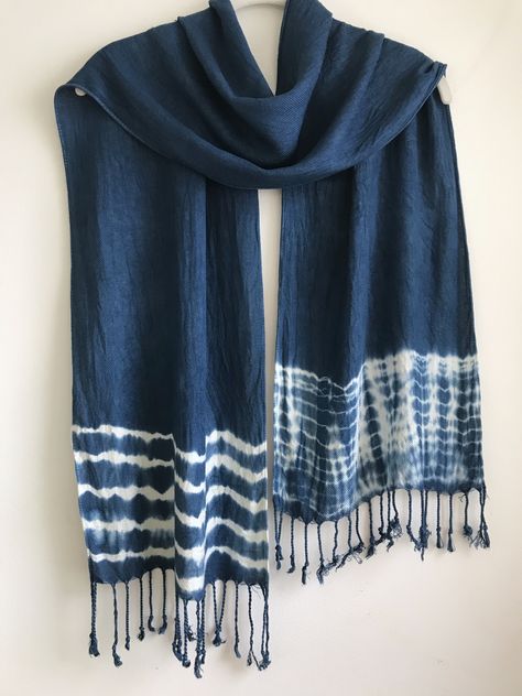 Tie Dye Scarf Patterns, Tie And Dye Scarf, Plant Alchemy, Shibori Aesthetic, Shibori Fashion, Japanese Tie Dye Shibori Patterns, Tie Dye Folding Techniques, Shibori Square Pattern, Indigo Tie Dye Shibori