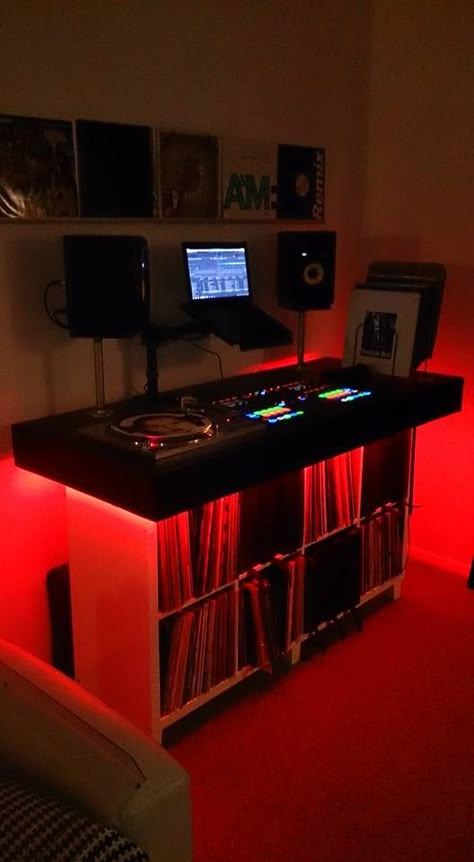 Dj Booth Home Dj Setup, Dj Room Setup, Bedroom Dj Setup, Home Dj Studio, Dj Set Up Home, Dj Set Design, Dj Studio Room Ideas, Home Dj Setup, Music Production Logo