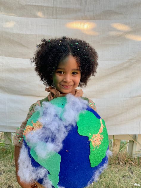 DIY Earth Globe Halloween Costume Earth Costume Diy, Save Earth Fancy Dress Ideas, Earth Costume Ideas, Mother Earth Costume Diy, Earth Costume For Kids, Planet Earth Costume, Earth Halloween Costume, Earth Day Fashion Show Kids, Earth Headband