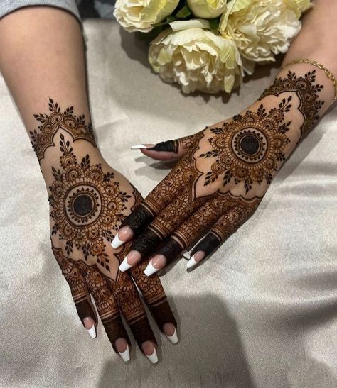 Mehandi Design For Hand, Beautiful Simple Mehndi Design, Simple Mehendi Designs, Henna Tattoo Designs Hand, Mehndi Designs For Kids, Very Simple Mehndi Designs, Simple Mehndi Designs Fingers, Full Mehndi Designs, Full Hand Mehndi Designs