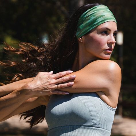 Best Headbands to Workout for Serious Sweating ... Athletic Headbands Hairstyles, Headbands Hairstyles, Sweat Headbands, Sporty Aesthetic, Athletic Headbands, Workout Headband, Women Workout, Headband For Women, Sports Headbands