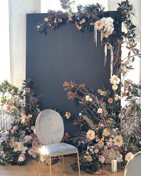 1,196 Likes, 44 Comments - Victoria Ahn (@designsbyahnnyc) on Instagram: “Last night was a blast! Displaying the essence of each flower using contrasting colors and textures…” Moody Baby Shower Ideas, Lulus Wedding, 2024 Photo, نباتات منزلية, Velvet Furniture, Wedding Backdrop Design, Wedding Backdrop Decorations, Awards Night, Black Backdrop