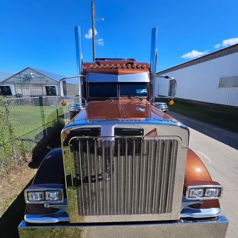 Truck for sale and for rental For sale $530,000 For rent $10,000 #california #truckdriver #business #plan #truckloanfinancing #financialfreedom #truck #dispatch #dispatcher #macktrucks #peterbilt #kenworth Truck Dispatcher, Trucks For Sell, Moving Truck, Truck For Sale, Moving Tips, Moving Day, Moving Company, New Property, Peterbilt