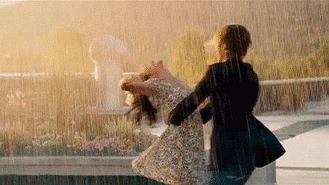 i. want. this. its absolutely perfect! Gabriella High School Musical, Troy And Gabriella, Rain Gif, High School Musical 3, Dance Sing, Dancing Gif, Dance With You, Zac Efron, Dancing In The Rain