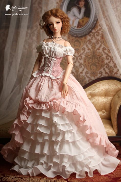 Doll Dress Patterns, Barbie Style, Victorian Dolls, Dress Doll, Beautiful Barbie Dolls, Doll Costume, Historical Dresses, Pretty Dolls, Barbie Dress