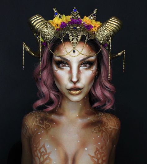 Animal Fairy Costume, Renfest Makeup, Elemental Fairies, Animal Makeup Looks, Glam Halloween Costume, Forest Queen, Creative Halloween Makeup, Fantasy Make-up, Glam Halloween