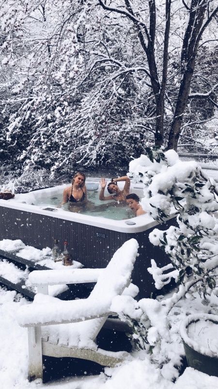 Snow Trip, Best Friend Photos, Winter Pictures, Best Friend Goals, Friend Photoshoot, Best Friend Pictures, Ski Trip, Winter Aesthetic, Winter Fun