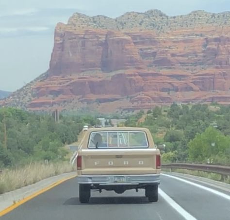 Vintage Road Trip Aesthetic, Sedona Road Trip, American Road Trip Aesthetic, Western Road Trip Aesthetic, Western Road Trip, Southwest Road Trip Aesthetic, Vintage Car Road Trip Aesthetic, Route 66 Road Trip Aesthetic, Road Trip Aesthetic