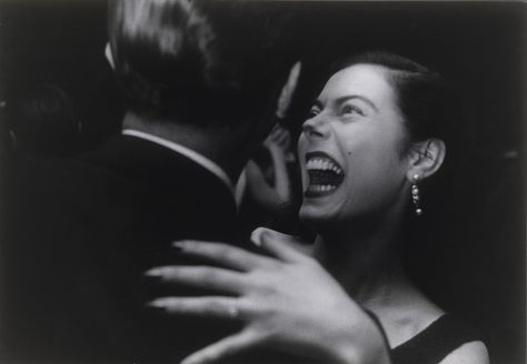 Garry Winogrand, El Morocco, New York, 1955, black-and-white photograph. The Metropolitan Museum of Art, New York, purchase, the Horace W. Goldsmith Foundation Gift, through Joyce and Robert Menschel; © The Estate of Garry Winogrand, courtesy Fraenkel Gallery, San Francisco Garry Winogrand, Bronx New York, American Life, White Photo, Social Issues, Bronx, Street Photography, York City, Art Photography