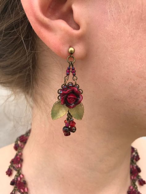 ColleenToland - Etsy Canada Rose Earring, Rose Stud Earrings, Mini Earrings, Gold And Green, Red Jewelry, Funky Jewelry, Lovely Earrings, Stunning Necklace, Rose Earrings