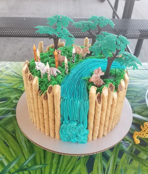 Jungle Birthday Party Cake, Safari Jungle Birthday Cake, Diy Jungle Cake, Jungle Theme Birthday Party Cakes, Two Wild Birthday Cake Ideas, Jungle Cake Ideas Boys, Zoo Birthday Party Cake, Zoo Cake Birthday, Rainforest Cake Ideas