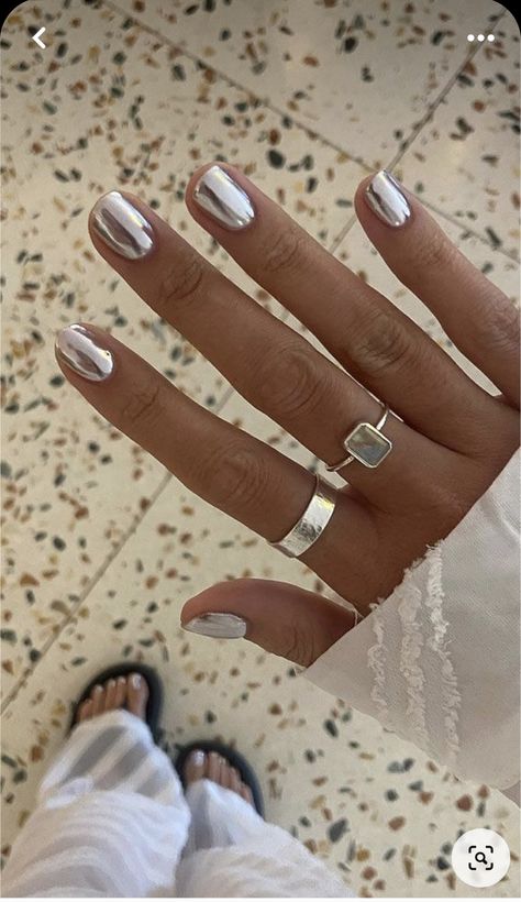 Silver Chrome Nails, Chrome Manicure, White Chrome Nails, Firework Nails, Blue Chrome Nails, Chrome Nail Art, Milky Nails, Nagellack Trends, Chrome Nails Designs