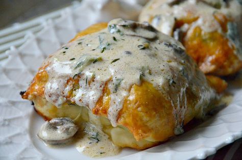 Mushroom And Salmon Recipes, Seafood Wellington, Salmon And Mushrooms Recipes, Mushroom Sauce For Salmon, Salmon Wellington Sauce, Salmon Mushroom Cream Sauce, Salmon With Mushrooms, Chicken Wellington, Salmon Wellington Recipe