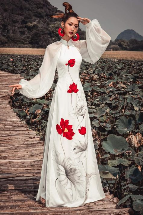 Ao Dai With Cape, Ao Dai Inspired Dress, Ao Dai Style, Ao Dai Modern Casual, Ao Dai Modern Fashion, Chinese Queen Dresses, Modern Ao Dai Fashion Street Styles, Ao Dai Aesthetic, Ao Dai Pattern