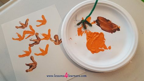 Turkey Tracks Craft Preschool, Thanksgiving Lesson Plans, Turkey Tracks, Turkey Theme, Thanksgiving Activities Preschool, Thanksgiving Lessons, Toddler Lessons, Toddler Teacher, Tears Art