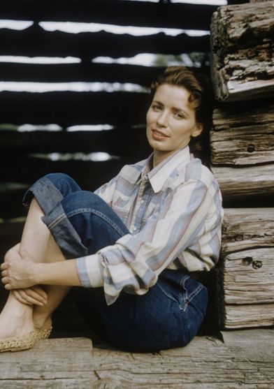 JUNE CARTER CASH #music #womancan #adelinewoman #adelineloves Country Music Stars, June And Johnny Cash, Johnny Cash June Carter, June Carter, June Carter Cash, Johnny And June, Carter Family, Country Stars, I'm With The Band