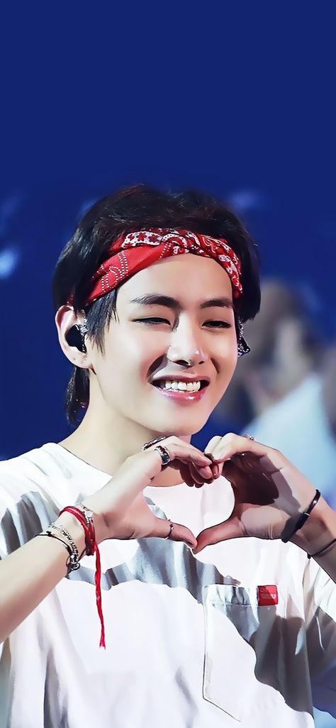 V Of Bts Wallpaper, Cute V Wallpaper, Kim Taehyung Hd Pictures, Taehyung Hd Pictures Cute, V Wallpaper Cute, Taehyung Cute Picture, V Heart Pose, Bts V Cute Photos, Taehyung Hot Wallpaper