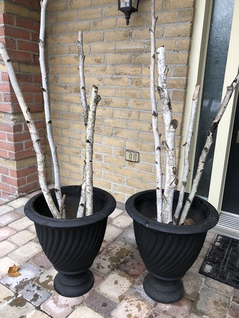 Natal, Birch Tree Decor Christmas, Birch Tree Decor, Outdoor Christmas Planters, Christmas Planter, Christmas Urns, Holiday Planter, Winter Planter, Front Porch Christmas Decor Ideas