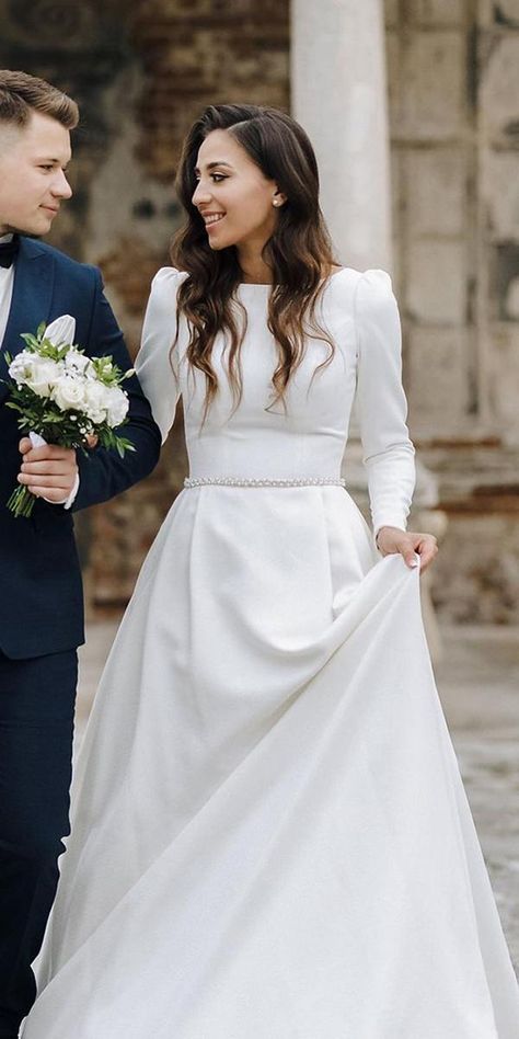 Simple Bridal Gowns, Modest Wedding Dresses With Sleeves, Glam Wedding Dress, Bride Dress Simple, Civil Wedding Dresses, Celebrity Wedding Dresses, Wedding Dress Guide, Modest Wedding, Pretty Wedding Dresses